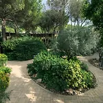 With Swimming Pool Near The Sea Διαμέρισμα