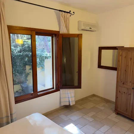Appartement With Swimming Pool Near The Sea