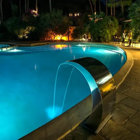 With Swimming Pool Near The Sea Pula